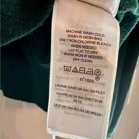 3/$10 Ralph Lauren Green Ruffled V-Neck Sweater - Picture 5 of 5